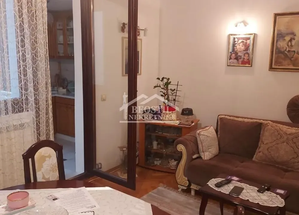 Prodaja, dvosoban stan, 47m², Kalenić Pijaca, Vračar Sve Podlokacije