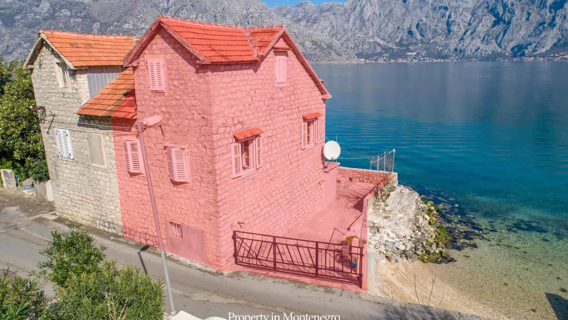 Sale, house, 100m², Prčanj, Kotor