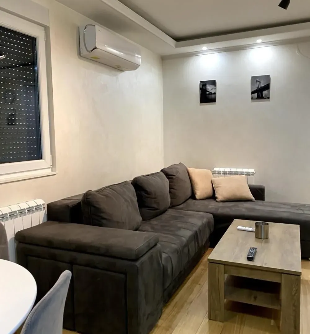 Izdavanje, jednosoban stan, 38m², Lekino Brdo, Voždovac Sve Podlokacije