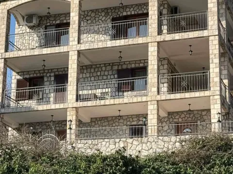 Izdavanje, kuća, 150m², Kuljače, Budva - image 8