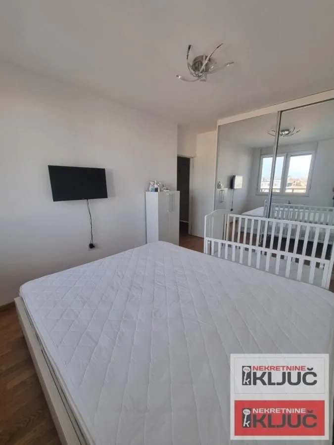 Prodaja, trosoban stan, 82m², Bulevar patrijarha Pavla, Novi Sad Sve Podlokacije