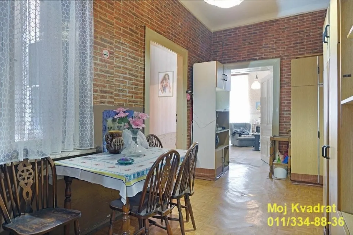 Prodaja, trosoban stan, 79m², Stari Grad, Beograd