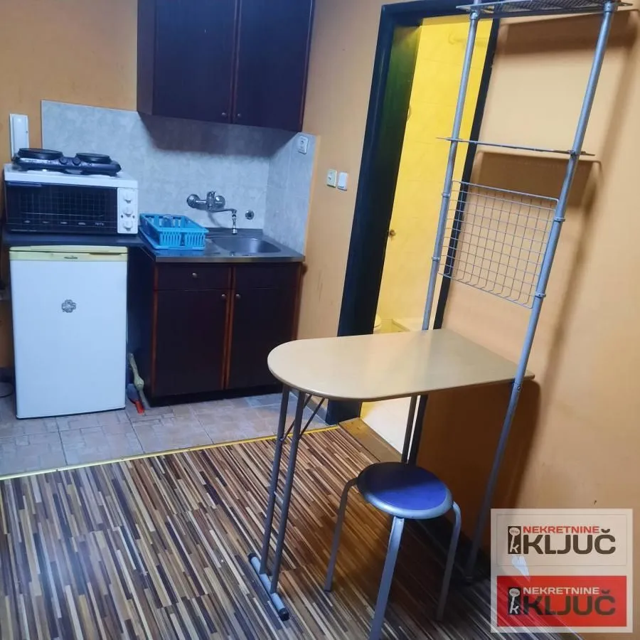 Izdavanje, garsonjera, 20m², Centar, Novi Sad