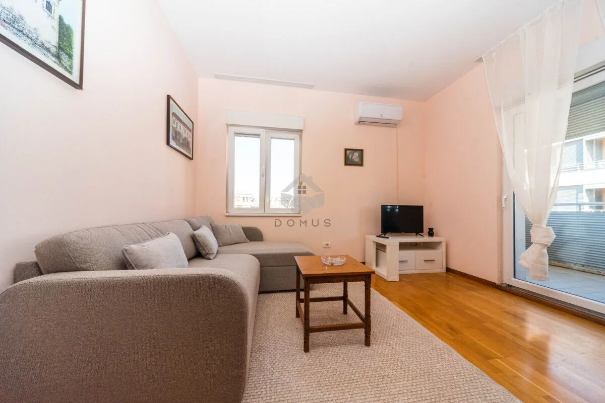 Izdavanje, jednosoban stan, 50m², City Kvart, Podgorica