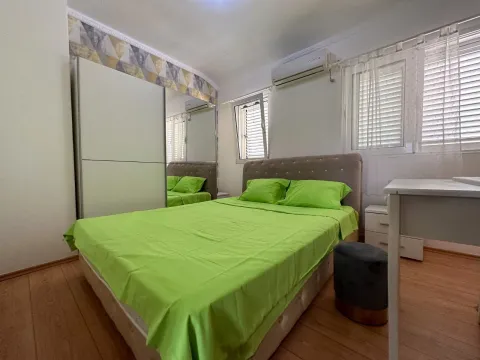 Izdavanje, jednosoban stan, 65m², Centar, Tivat - image 7