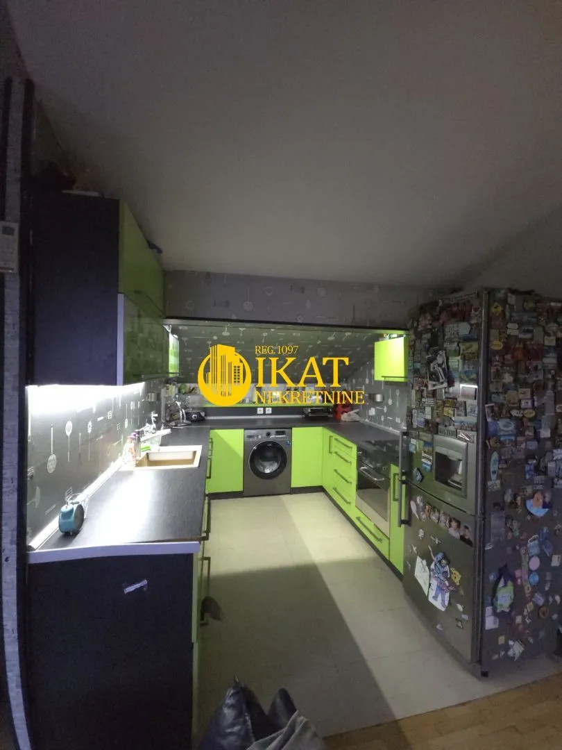 Sale, three bedroom apartment, 78m², Neimar, Vračar Sve Podlokacije
