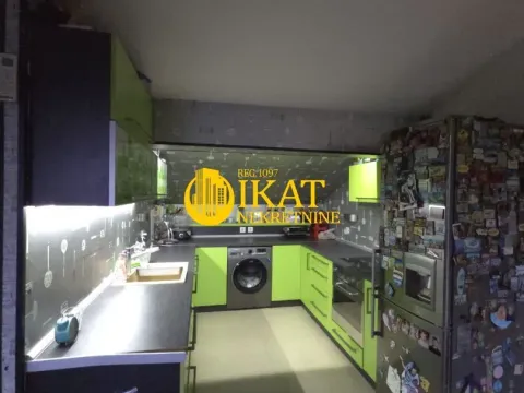 Sale, three bedroom apartment, 78m², Neimar, Vračar Sve Podlokacije - image 5