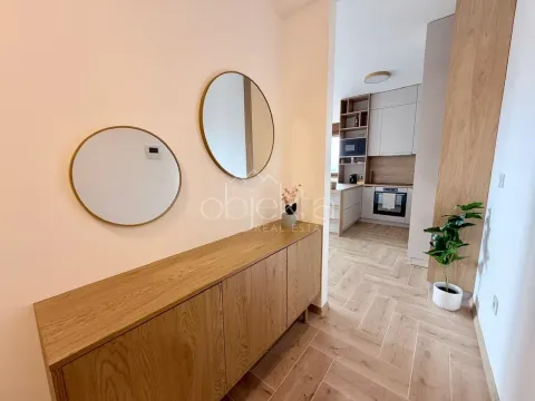 Rent, two bedroom apartment, 63m², Tivat, Crna Gora - image 2