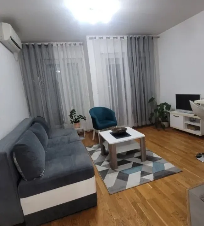 Izdavanje, garsonjera, 26m², City Kvart, Podgorica
