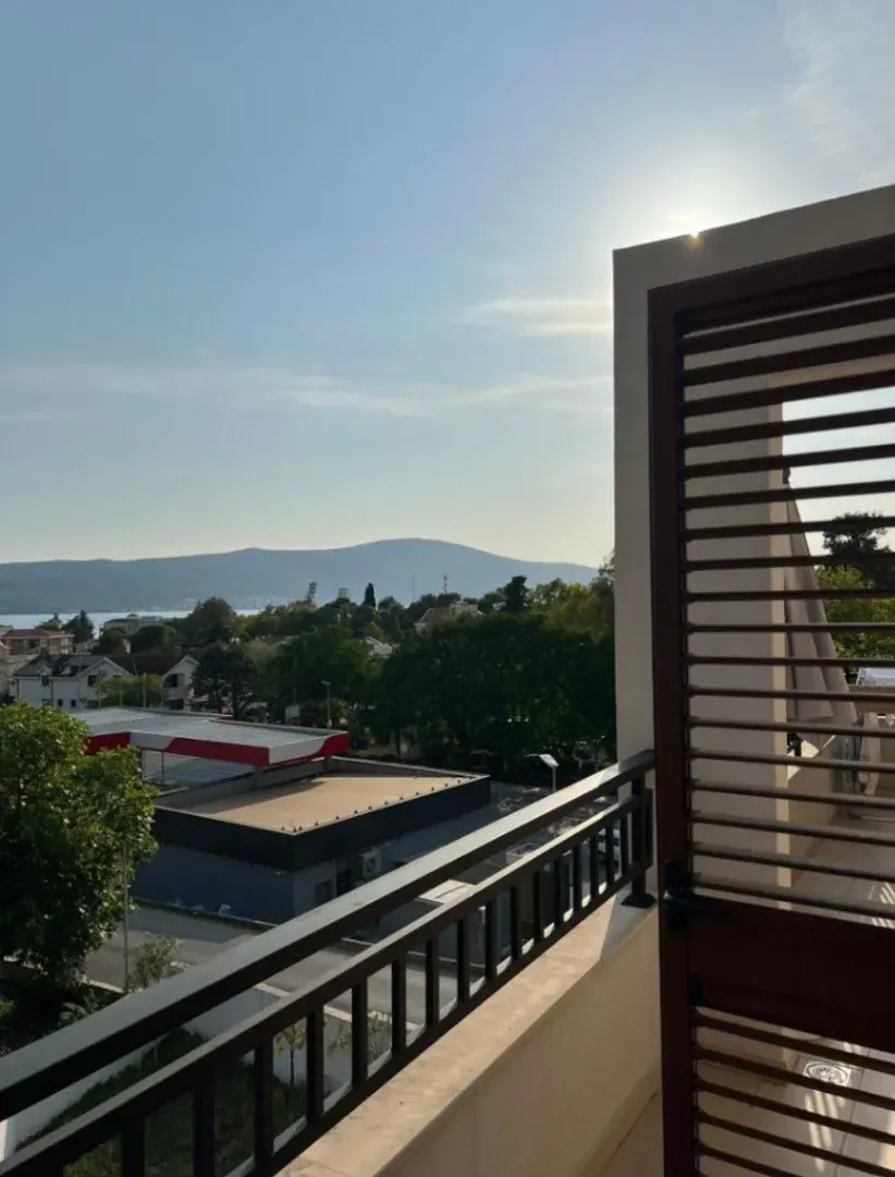 Sale, three bedroom apartment, 107m², Mažina, Tivat