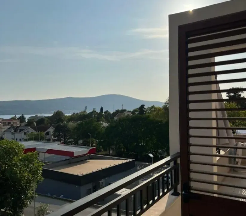 Prodaja, trosoban stan, 107m², Mažina, Tivat