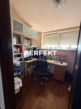 Prodaja, četvorosoban stan, 110m², Skojevsko Naselje, Beograd - image 9