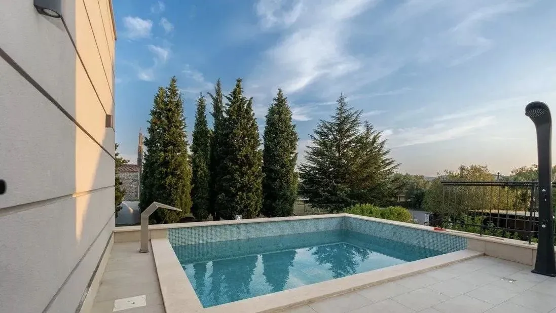 Rent, house, 182m², Donja Gorica, Podgorica