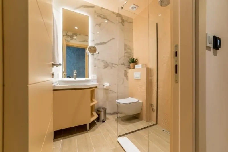 Sale, hospitality venue, 320m², Budva, Crna Gora