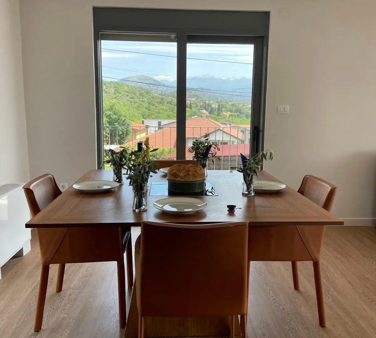 Rent, house, 300m², Vranići, Podgorica