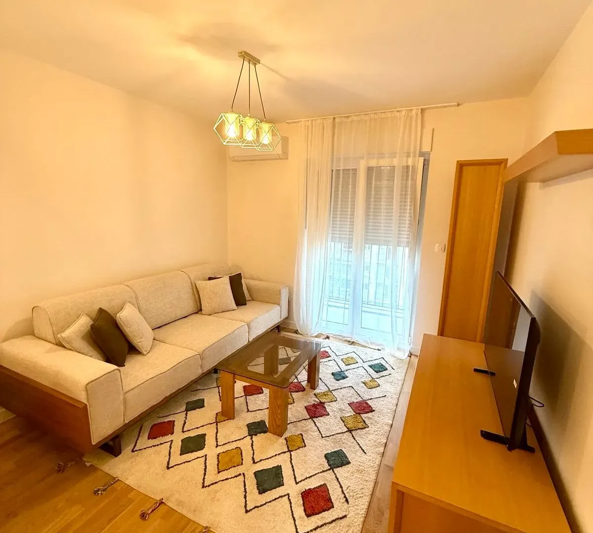 Rent, one bedroom apartment, 45m², Pobrežje, Podgorica