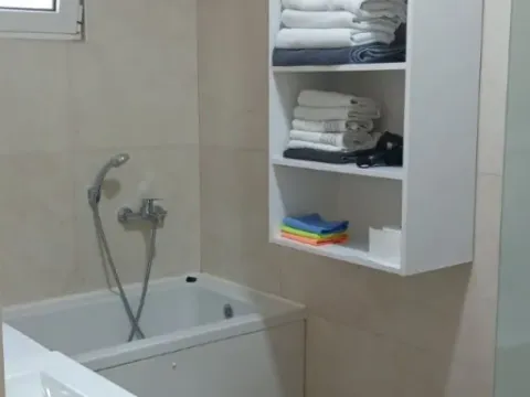 Izdavanje, trosoban stan, 110m², Gradiošnica, Tivat - image 4