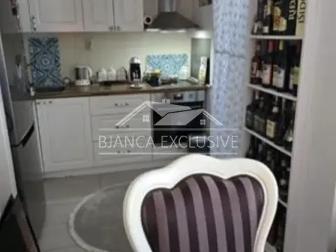 Sale, two bedroom apartment, 50m², Stari Grad, Beograd - image 3