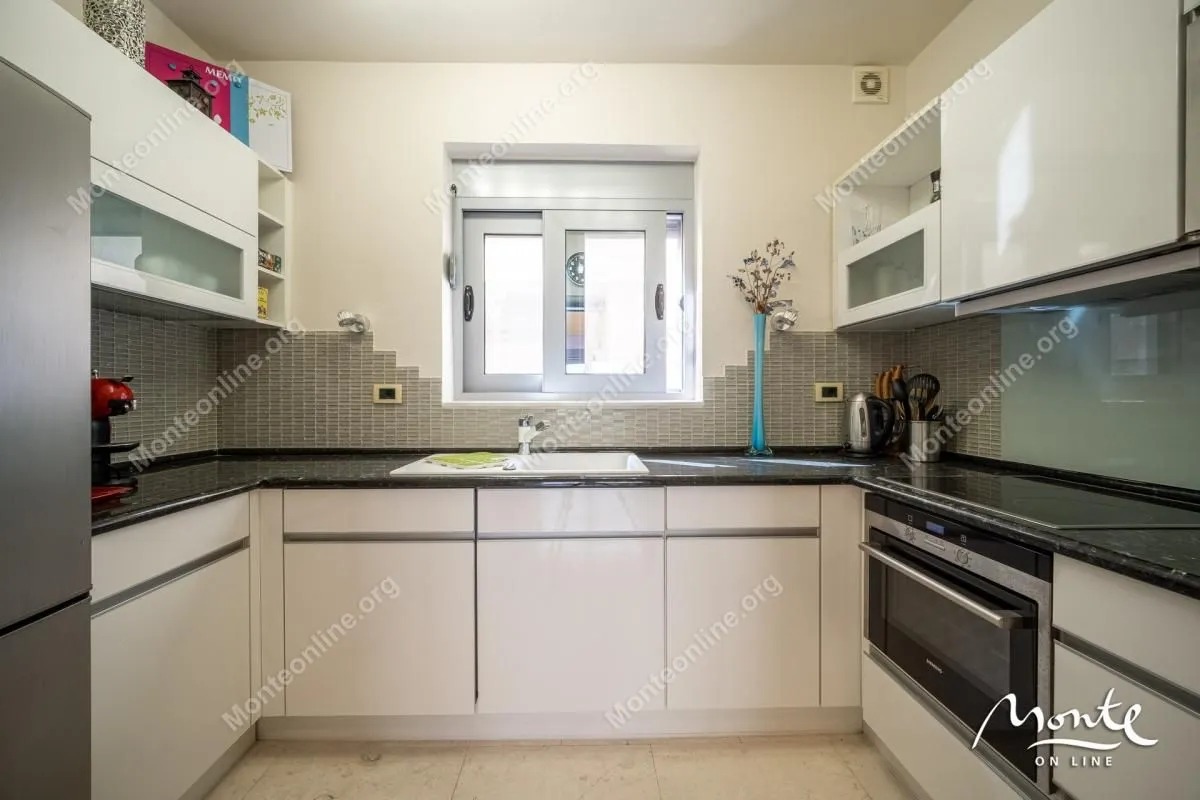 Sale, house, 484m², Stoliv, Kotor