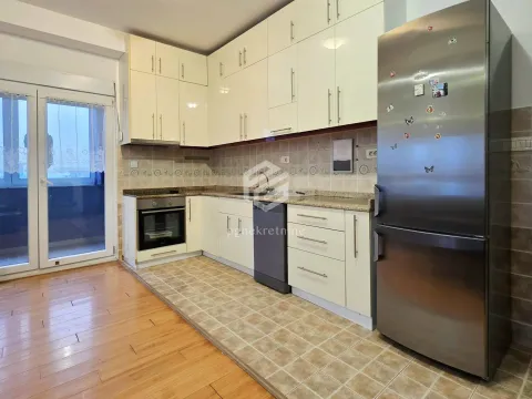 Prodaja, jednosoban stan, 50m², Stari Aerodrom, Podgorica - image 4