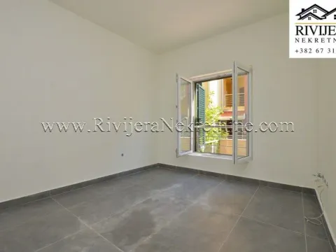Sale, two bedroom apartment, 74m², Đenovići, Herceg Novi - image 4