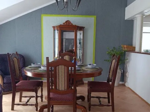 Izdavanje, trosoban stan, 130m², Centar, Herceg Novi - image 10