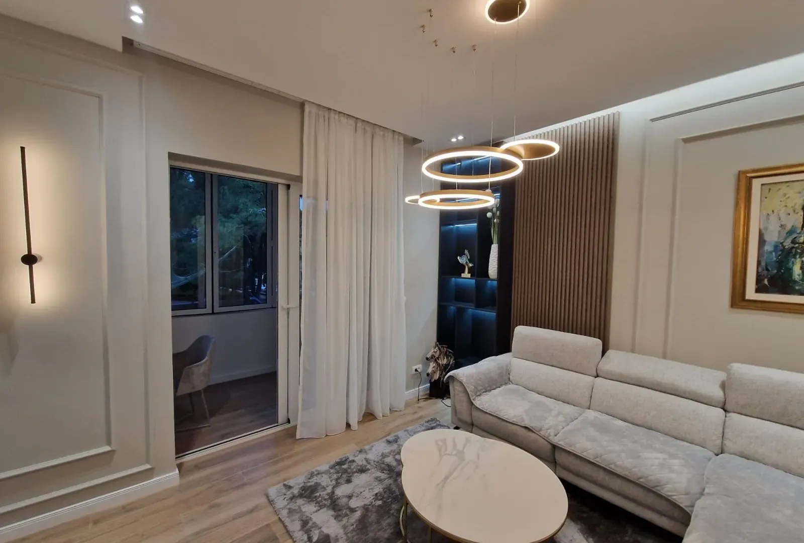 Izdavanje, dvosoban stan, 72m², Centar, Tivat