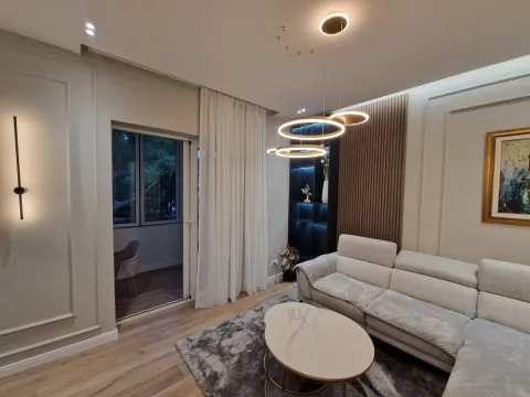 Izdavanje, dvosoban stan, 72m², Centar, Tivat - image 2