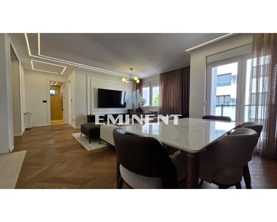 Sale, three bedroom apartment, 116m², Cvetkova Pijaca, Zvezdara Sve Podlokacije