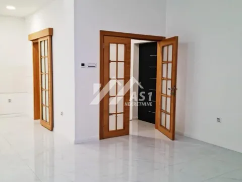 Prodaja, kuća, 181m², Petrovaradin, Novi Sad - image 2