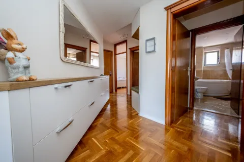 Prodaja, trosoban stan, 120m², Velji Vinogradi, Budva - image 10