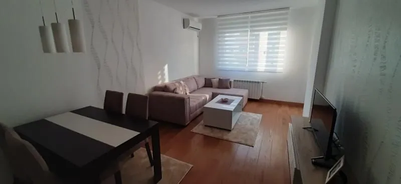 Izdavanje, dvosoban stan, 42m², Rotkvarija, Novi Sad Sve Podlokacije