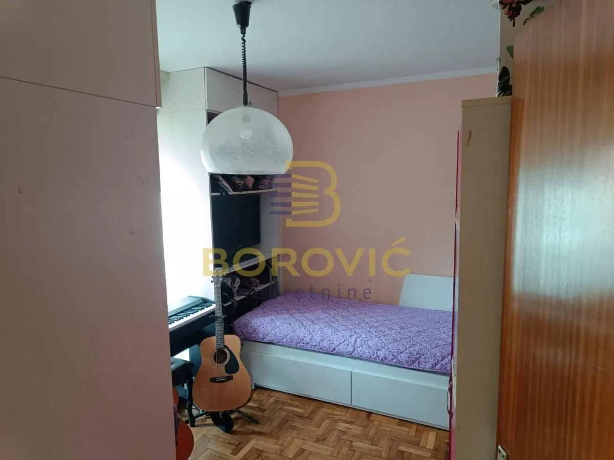 Prodaja, trosoban stan, 74m², Labudovo Brdo, Beograd