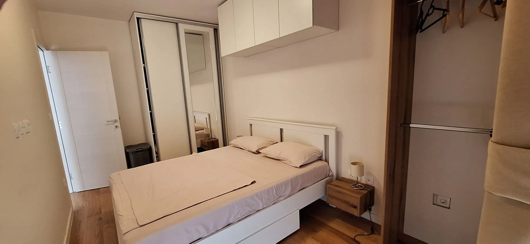 Izdavanje, jednosoban stan, 40m², Central Point, Podgorica