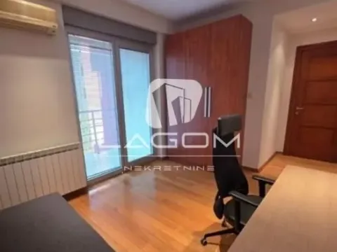 Rent, four bedroom apartment, 156m², Vračar Centar, Vračar Sve Podlokacije - image 17