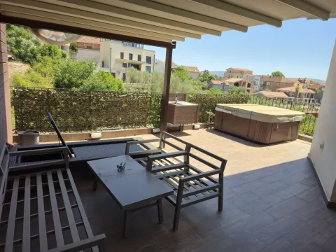 Sale, one bedroom apartment, 91m², Mažina, Tivat - image 2