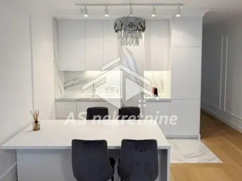 Rent, three bedroom apartment, 80m², Kalenić Pijaca, Vračar Sve Podlokacije - image 7