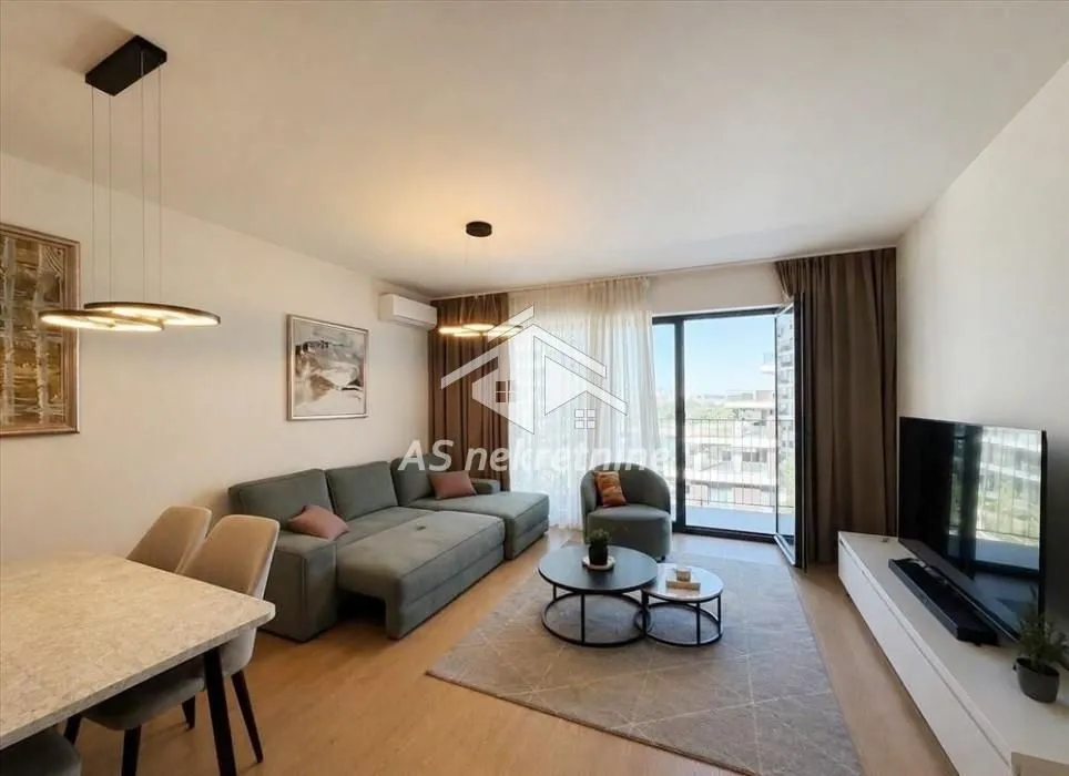 Izdavanje, trosoban stan, 87m², Savski Venac, Beograd