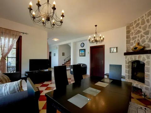 Sale, house, 235m², Kostanjica, Kotor - image 99