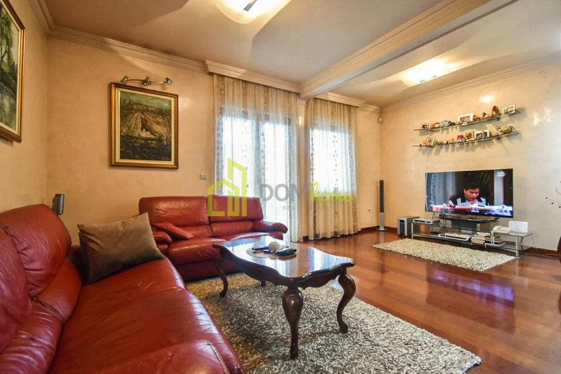 Sale, house, 300m², Zabjelo, Podgorica