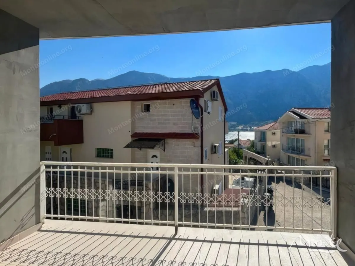 Prodaja, kuća, 150m², Prčanj, Kotor