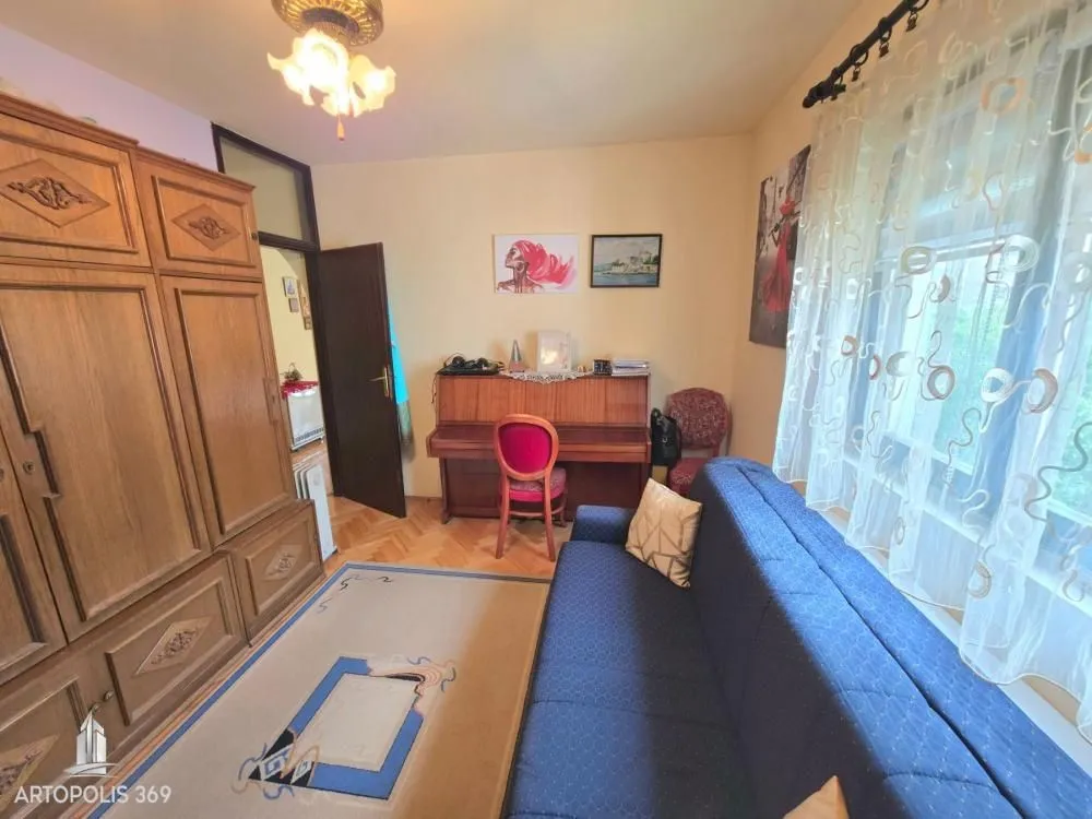 Prodaja, dvosoban stan, 43m², Kneževac, Beograd