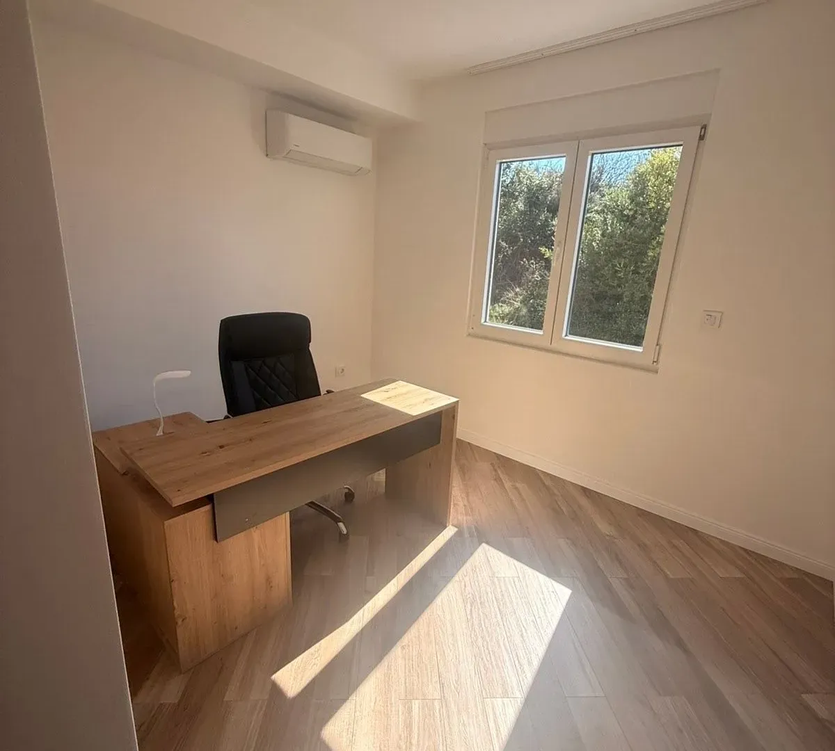 Rent, two bedroom apartment, 60m², Mažina, Tivat