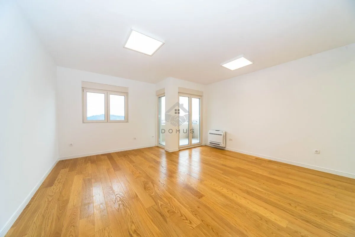 Sale, two bedroom apartment, 71m², Central Point, Podgorica