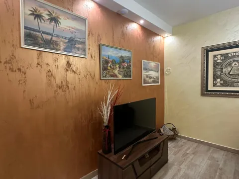 Izdavanje, jednosoban stan, 63m², Centar, Tivat - image 4