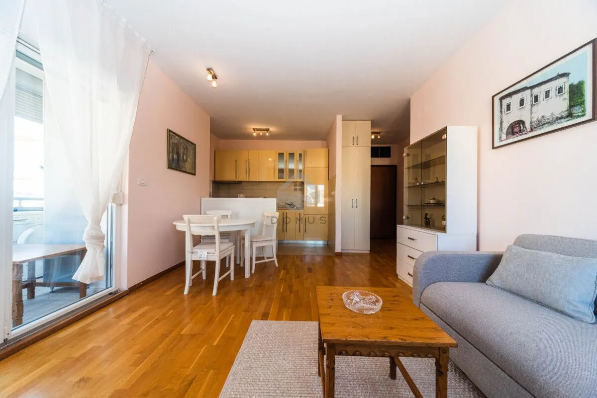 Izdavanje, jednosoban stan, 50m², City Kvart, Podgorica