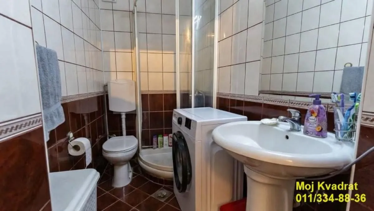 Prodaja, trosoban stan, 69m², Vračar Hram, Vračar Sve Podlokacije