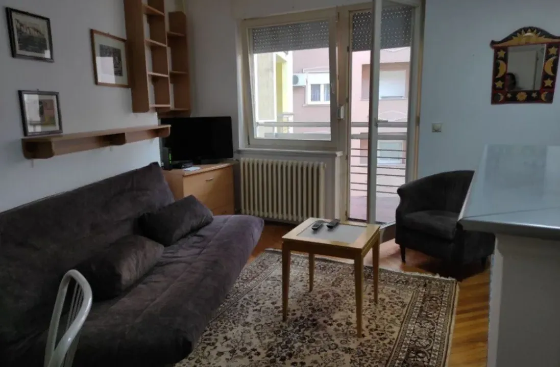 Prodaja, dvosoban stan, 43m², Bulevar Oslobodjenja, Novi Sad Sve Podlokacije