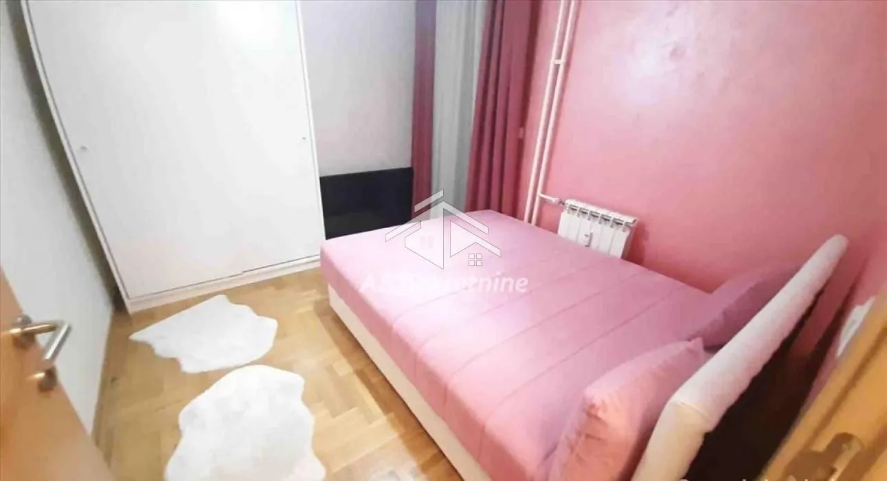Izdavanje, četvorosoban stan, 96m², Vračar Sve Podlokacije, Beograd