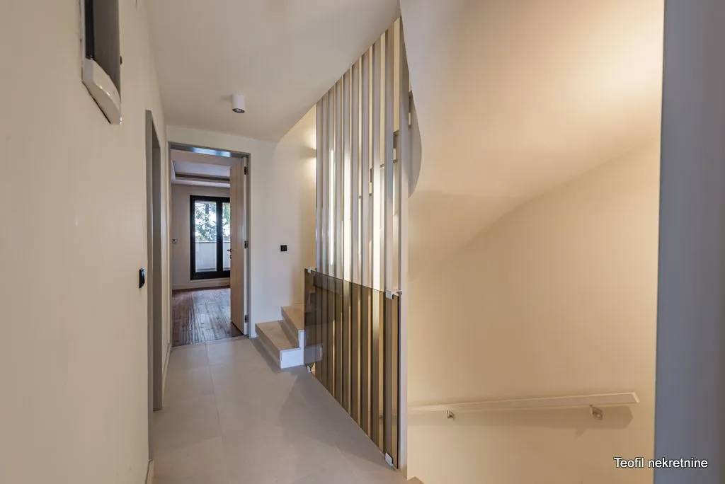 Sale, house, 305m², Čukarica, Beograd